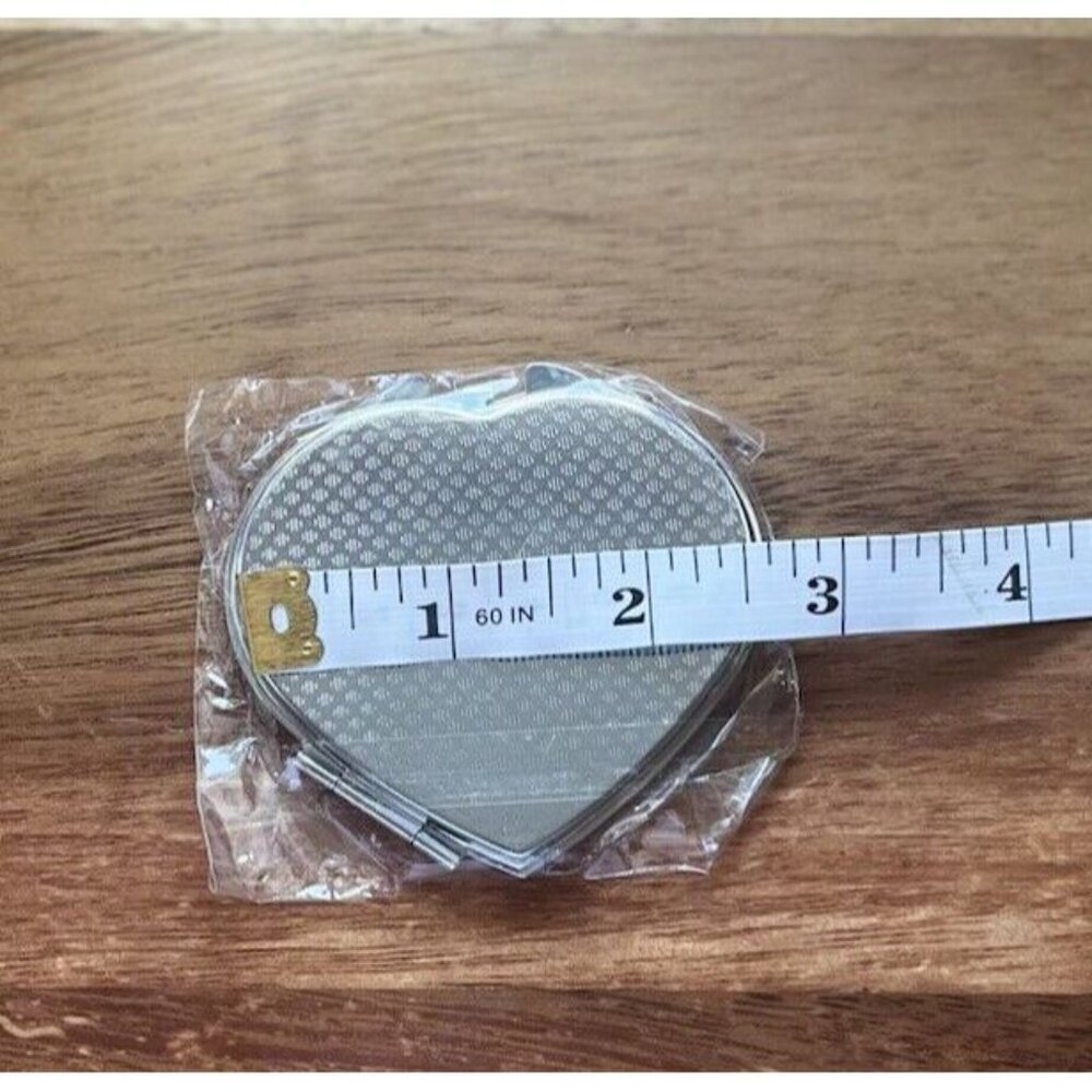 Modela Silver Heart Shaped Glitter Compact Mirror Travel Size NWT - Picture 4 of 5